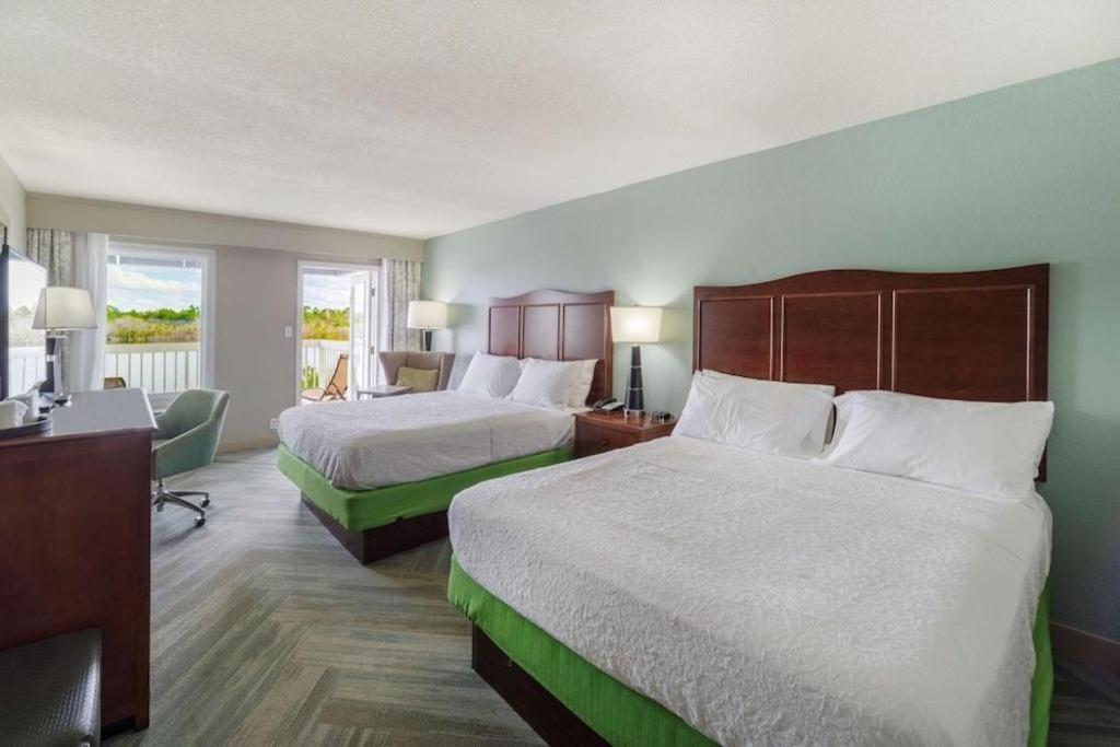 Holiday Inn Express Hotel & Suites Port Charlotte Bagian luar foto