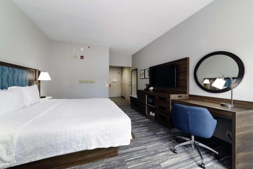 Holiday Inn Express Hotel & Suites Port Charlotte Bagian luar foto