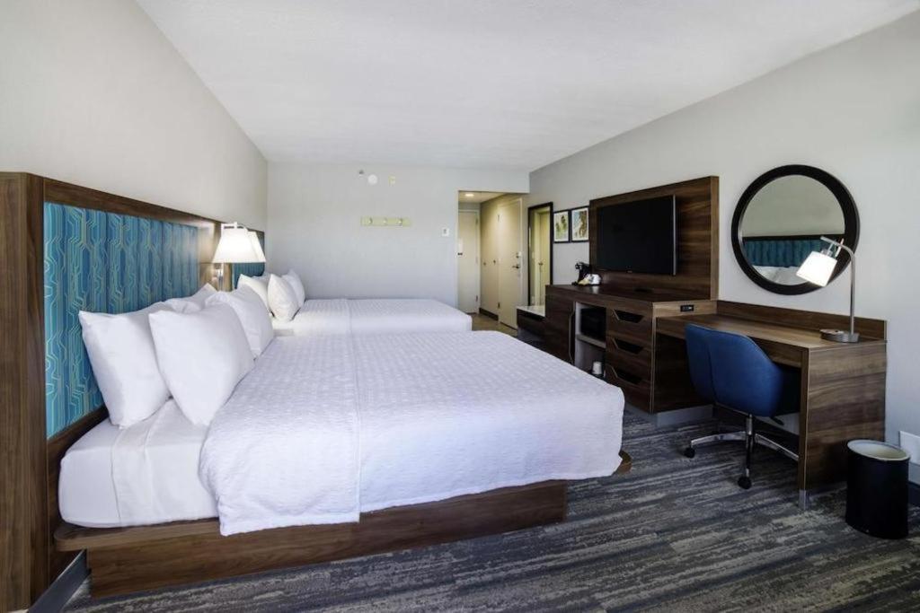 Holiday Inn Express Hotel & Suites Port Charlotte Bagian luar foto