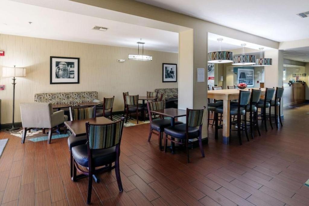 Holiday Inn Express Hotel & Suites Port Charlotte Bagian luar foto