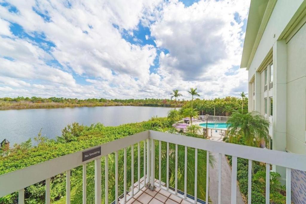 Holiday Inn Express Hotel & Suites Port Charlotte Bagian luar foto