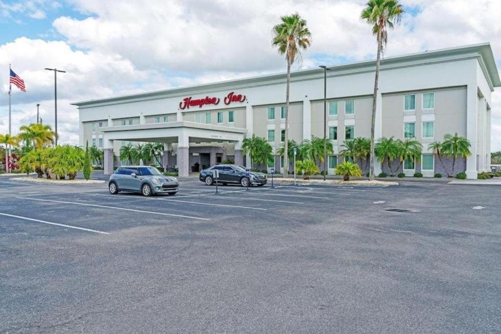 Holiday Inn Express Hotel & Suites Port Charlotte Bagian luar foto