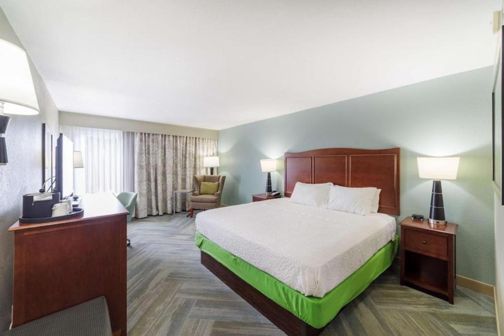 Holiday Inn Express Hotel & Suites Port Charlotte Bagian luar foto