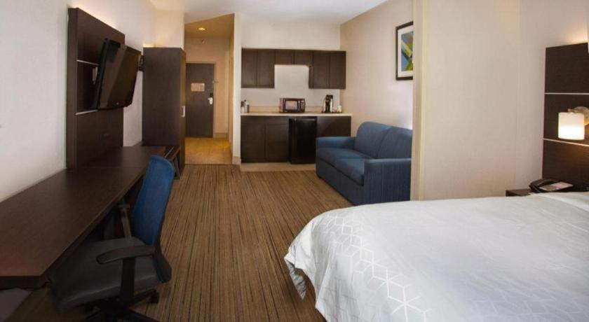 Holiday Inn Express Hotel & Suites Port Charlotte Bagian luar foto