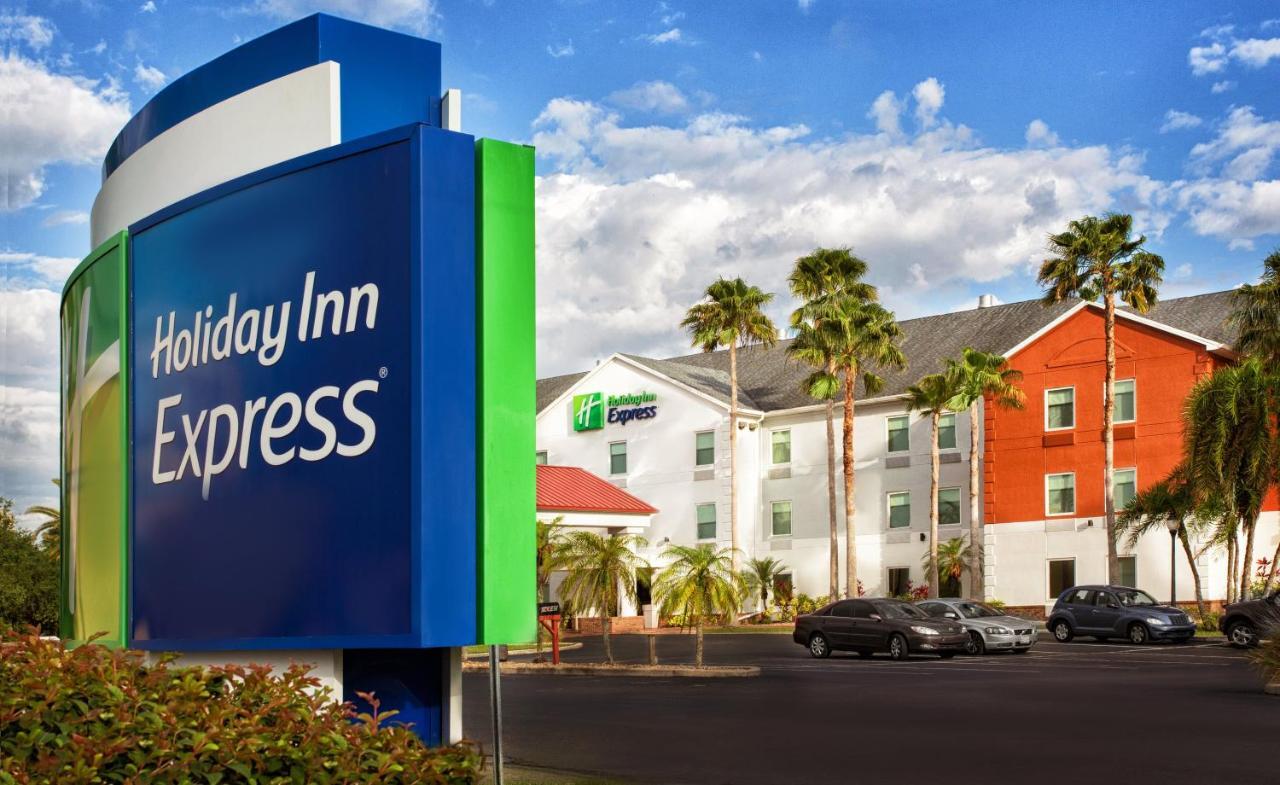 Holiday Inn Express Hotel & Suites Port Charlotte Bagian luar foto