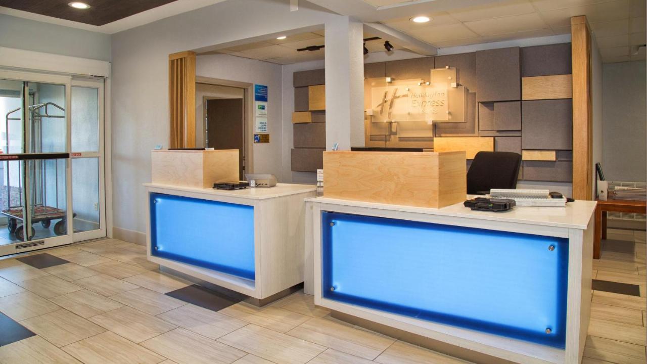 Holiday Inn Express Hotel & Suites Port Charlotte Bagian luar foto
