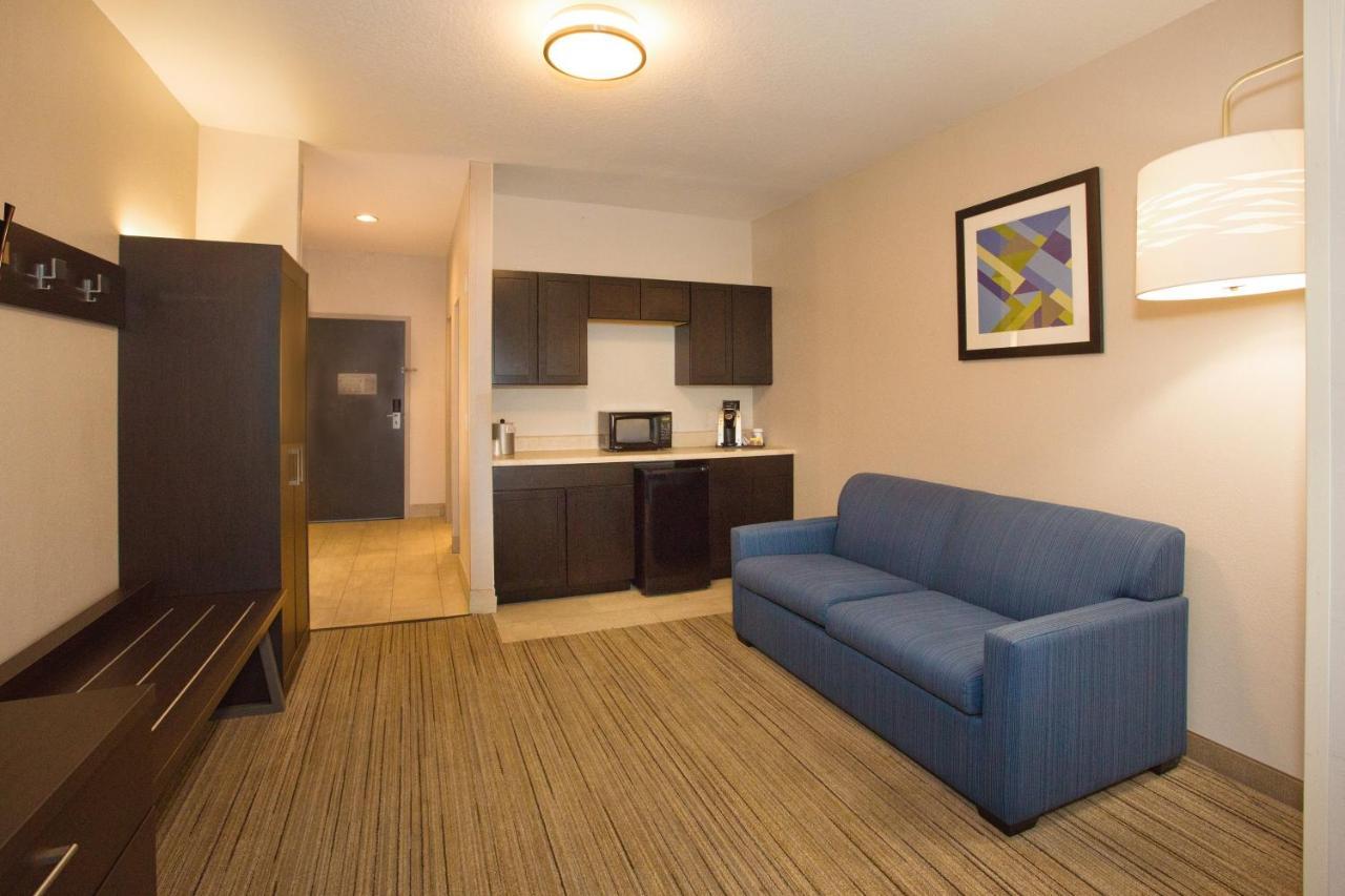Holiday Inn Express Hotel & Suites Port Charlotte Bagian luar foto